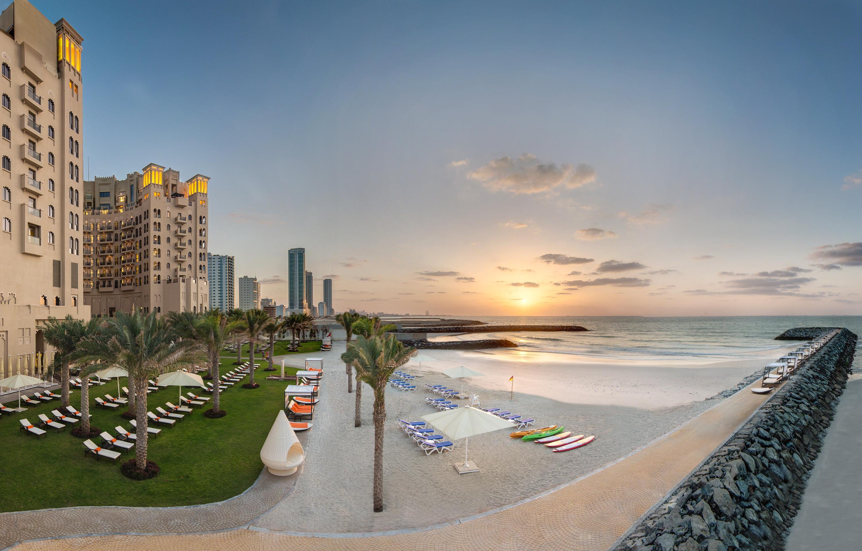 Bahi Ajman Palace Hotel Bagian luar foto Beach at Jumeirah Beach Residence