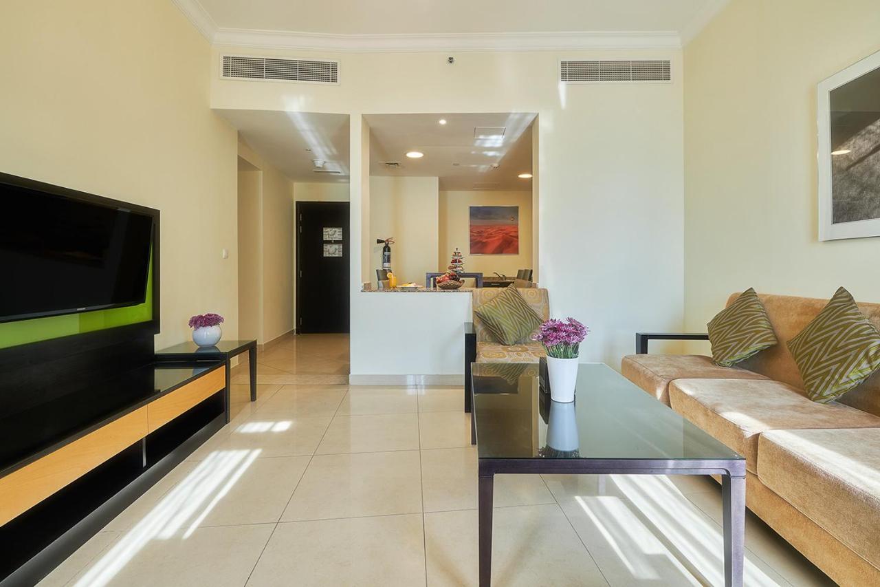 Bahi Ajman Palace Hotel Bagian luar foto Living room